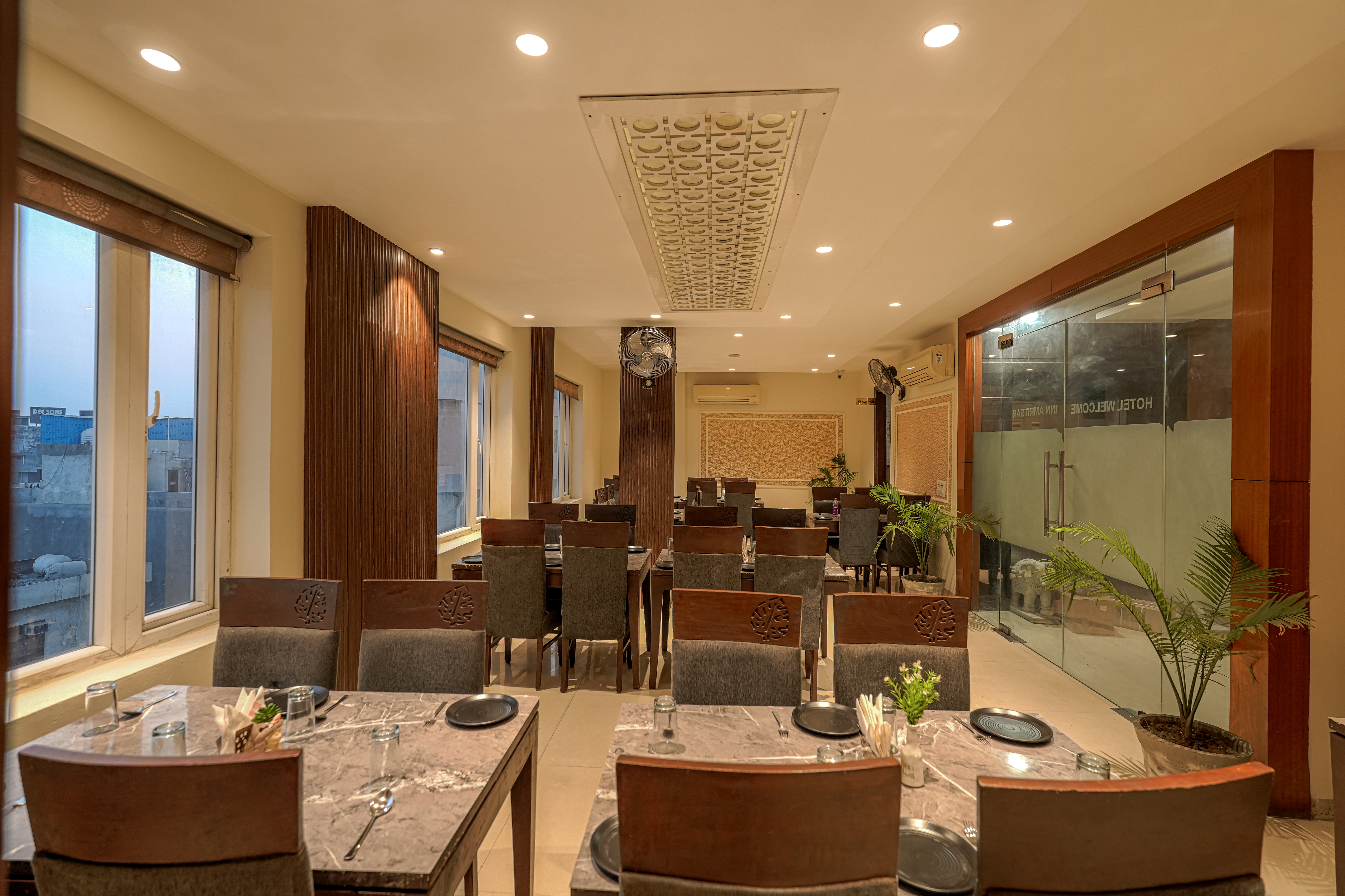 /images/pax-welcome-inn-amritsar/dining-9.jpg