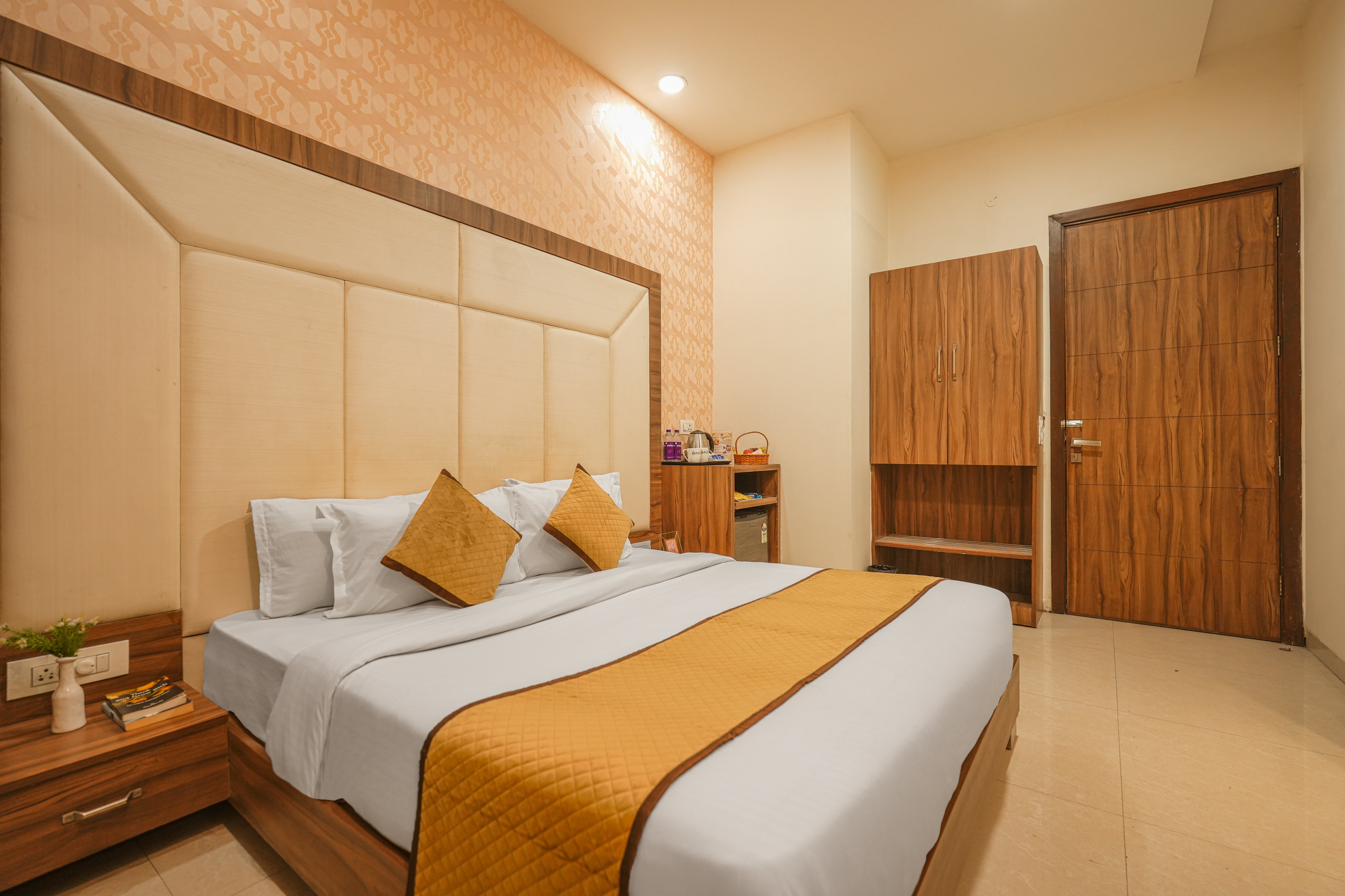 /images/pax-welcome-inn-amritsar/rooms/deluxe/deluxe-1.jpg