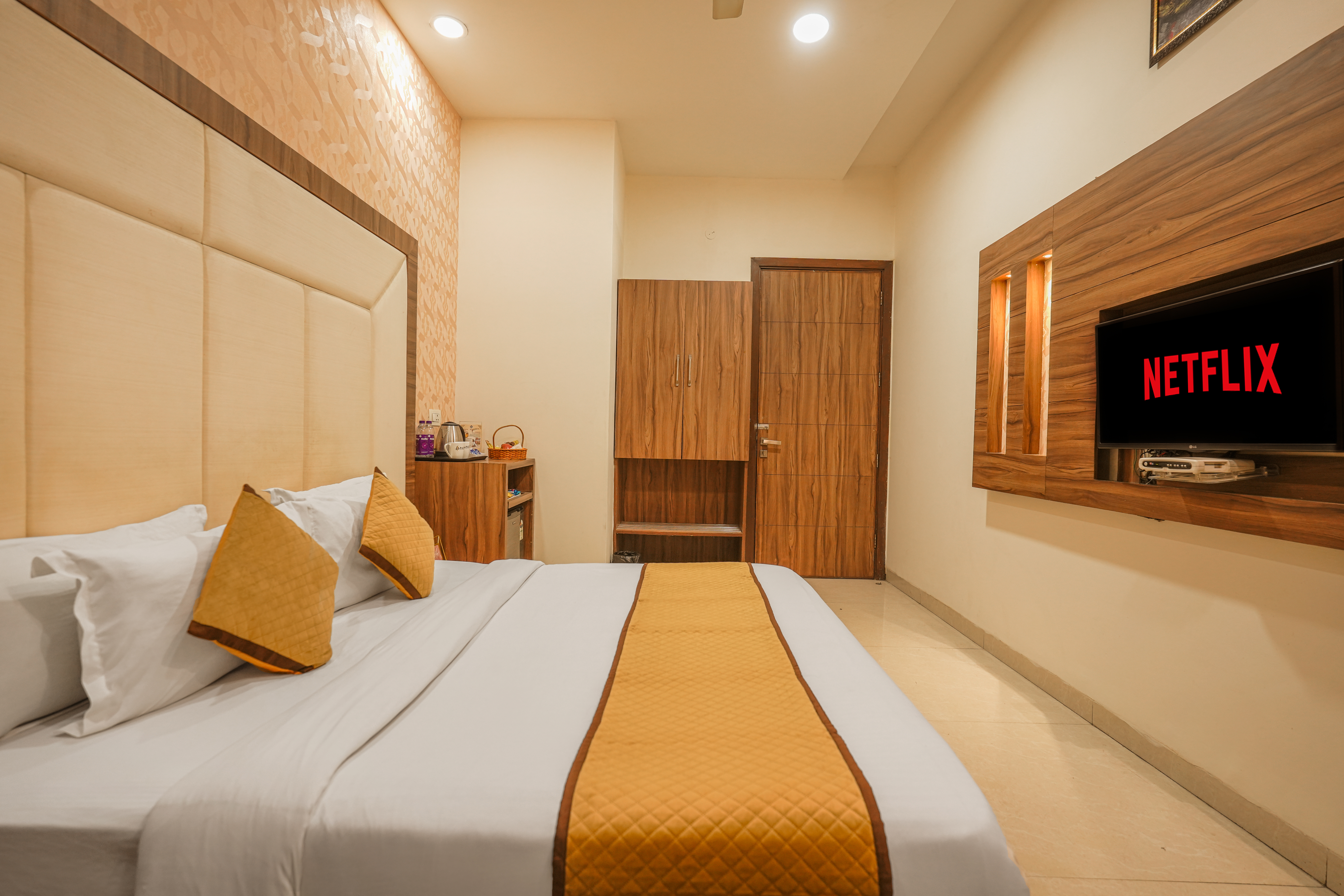 /images/pax-welcome-inn-amritsar/rooms/deluxe/deluxe-6.jpg