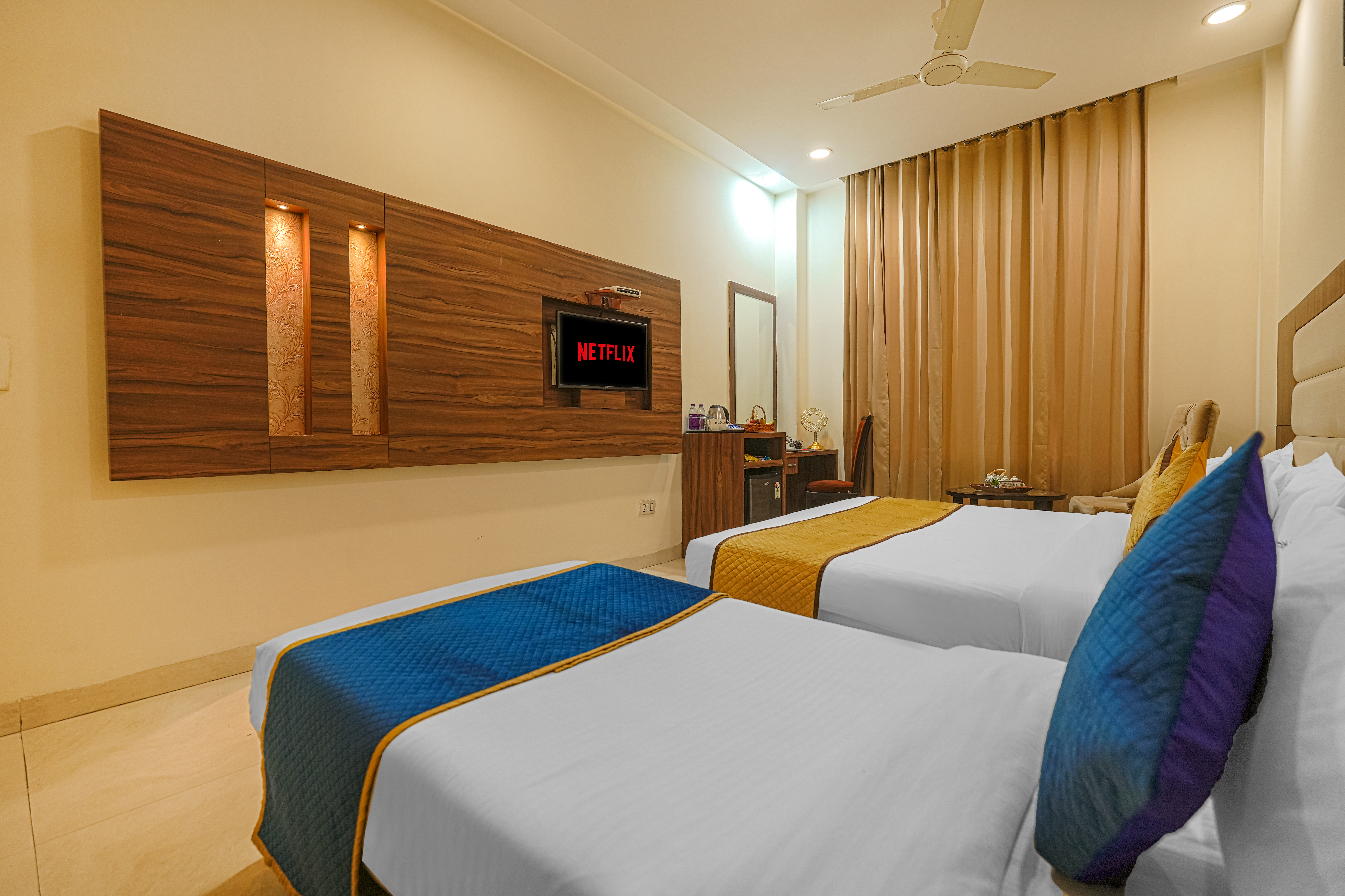 /images/pax-welcome-inn-amritsar/rooms/premium-room/premium-3.jpg