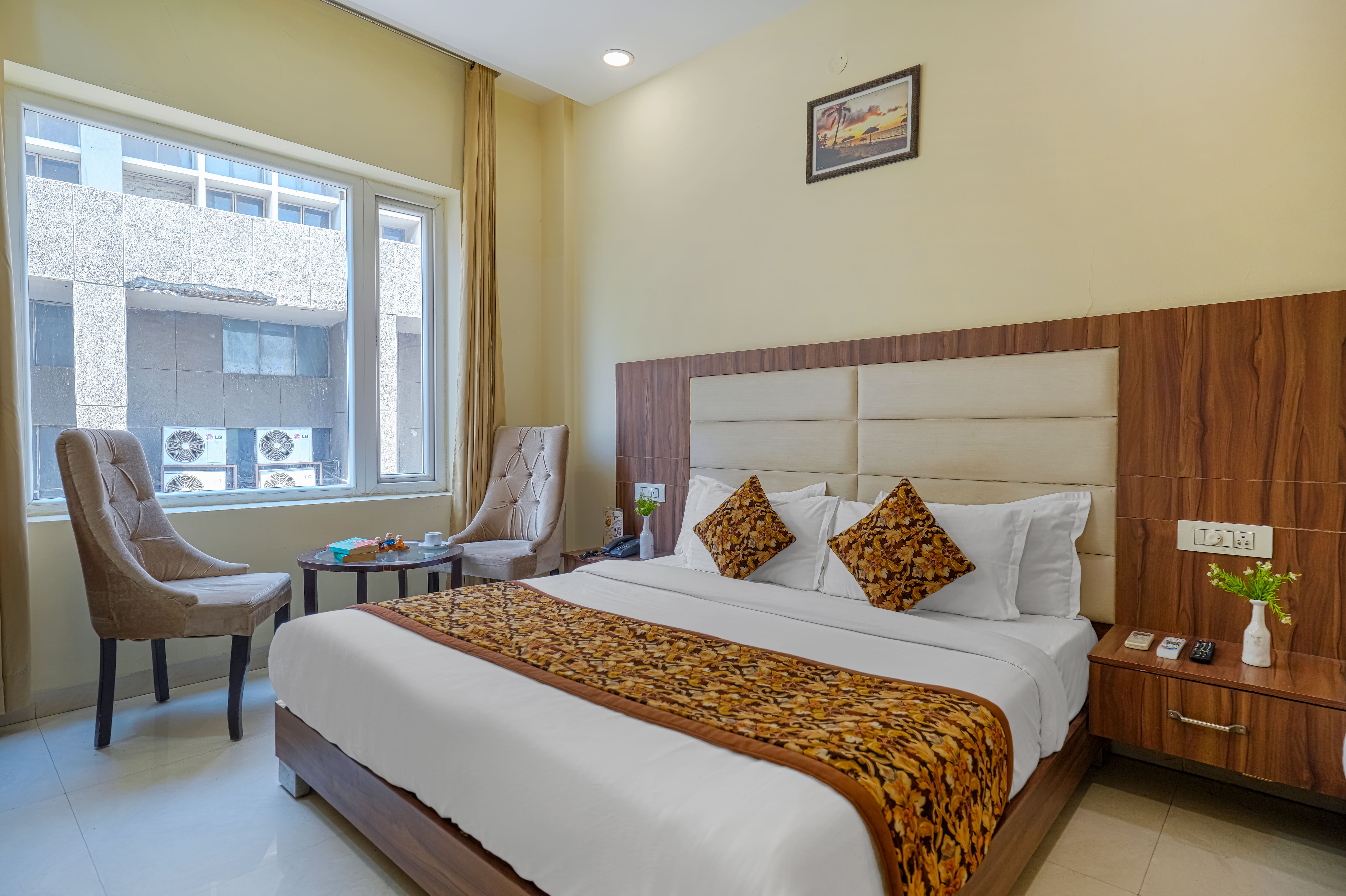/images/pax-welcome-inn-amritsar/rooms/premium-room/premium-room2.jpg