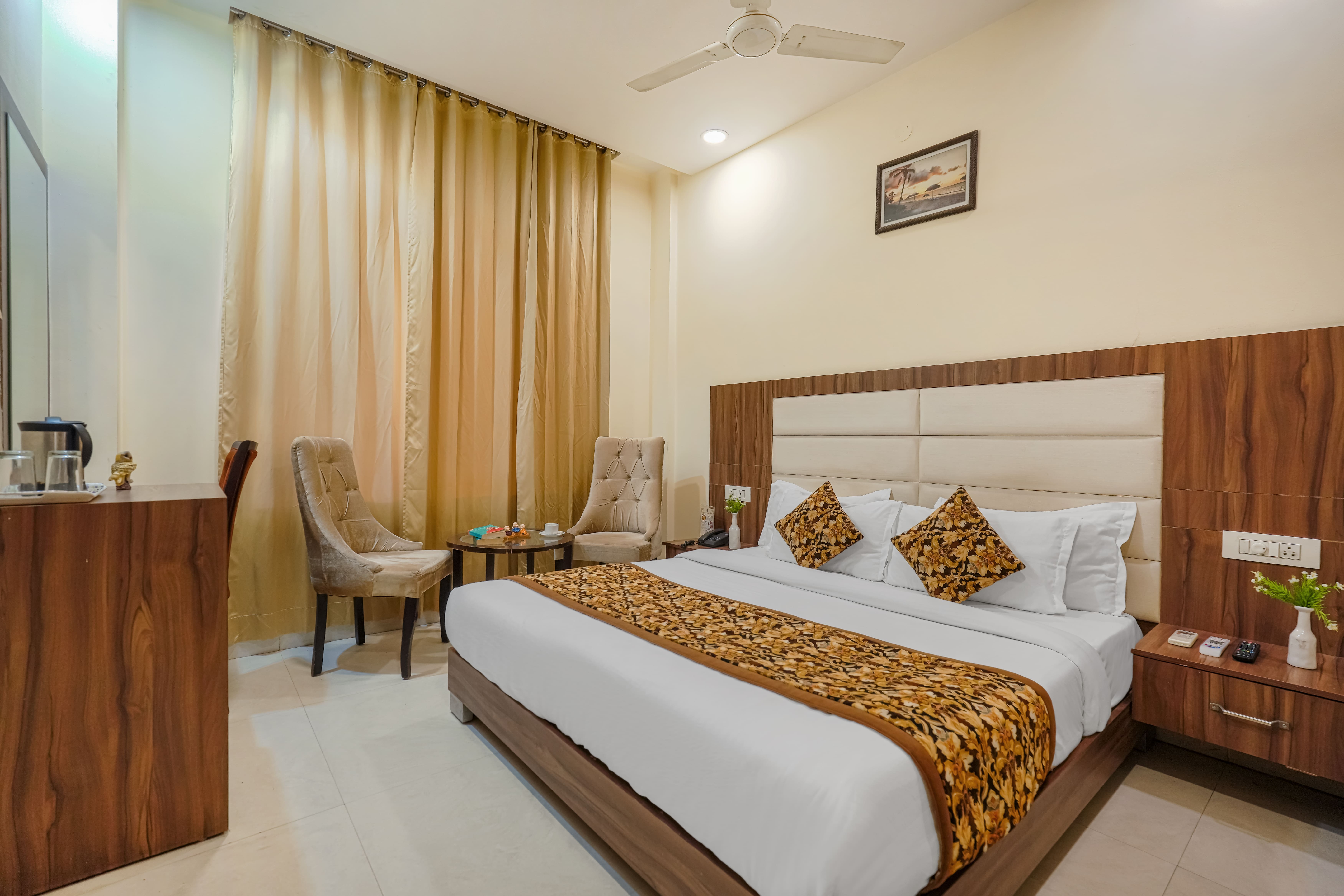 /images/pax-welcome-inn-amritsar/rooms/premium-room/premium-room5.jpg